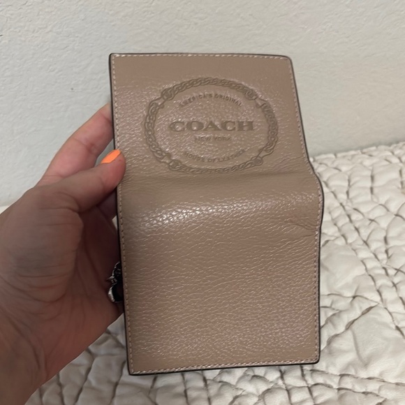 🌼🌼New Coach Brown Leather Wallet with burgundy interior - Picture 4 of 17